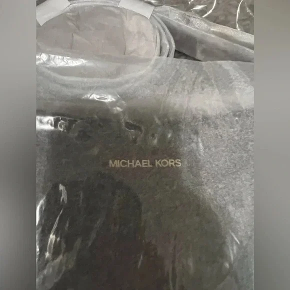 NWT Jet Set Travel Large Logo Messenger Bag - Picture 6 of 9